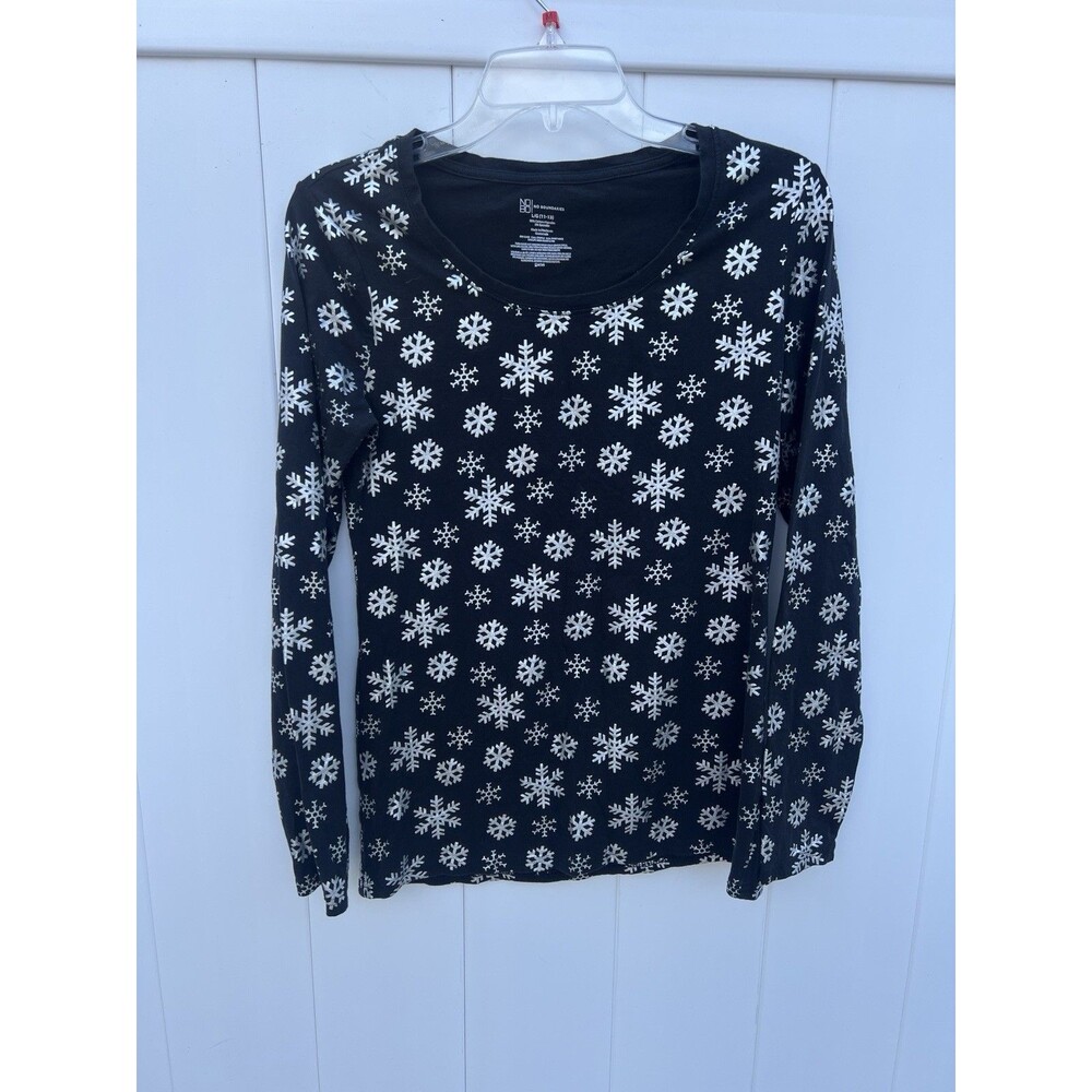 NO BOUNDARIES Women Top Size Large Christmas Snowflakes Long Sleeve